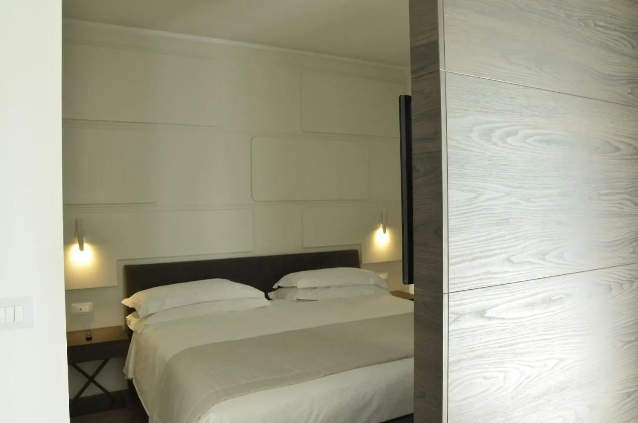 Solho Hotel Bardolino 4*,  Italy